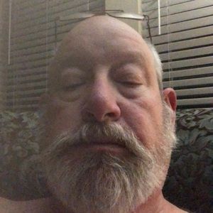 Meet your Posher, Dennis